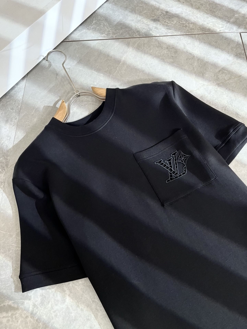 l0vis Vvtt0n t-shirt